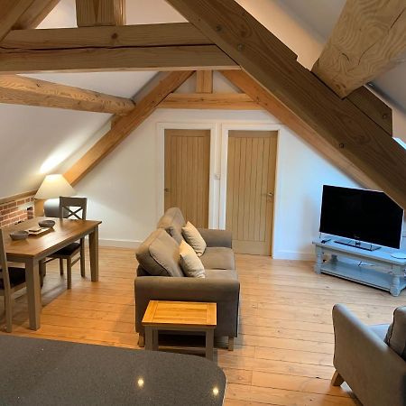 Beautiful Rural Apt, Walking Distance To Three Choirs Vineyard/Brassiere Gloucestershire Apartment Newent Exterior photo